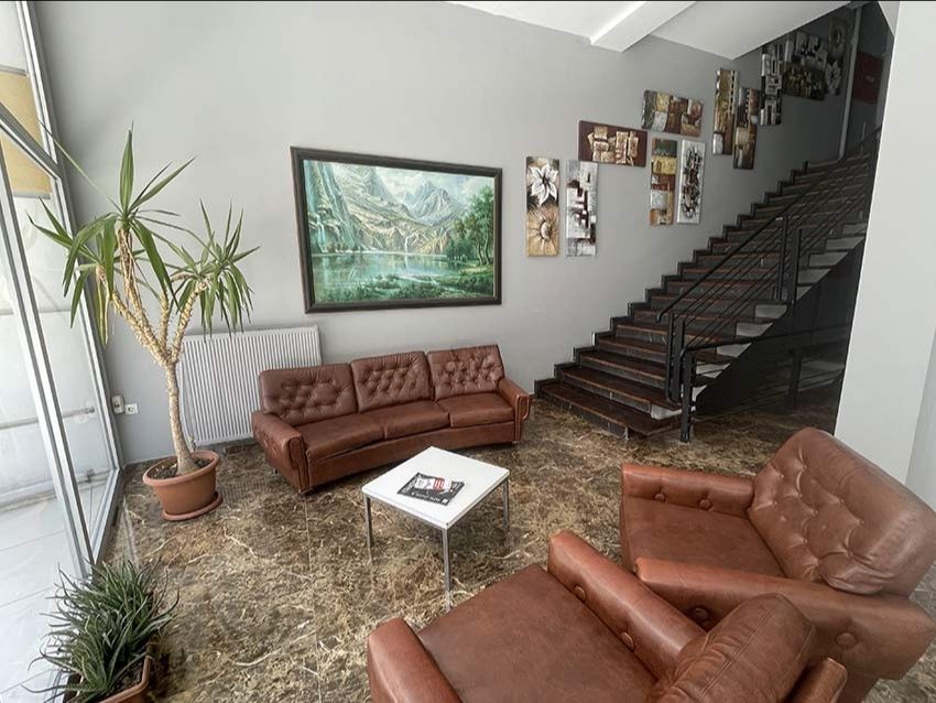 sinada-erkek-apart-giris