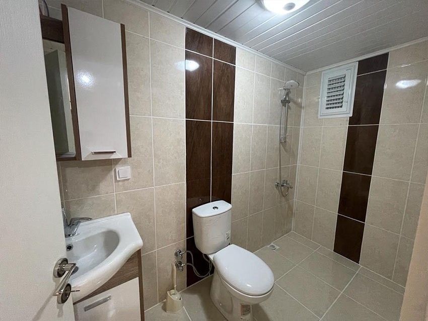 yaren-erkek-apart-banyo