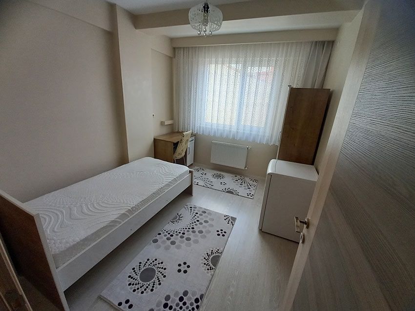 ege-kiz-apart-osmangazi-oda